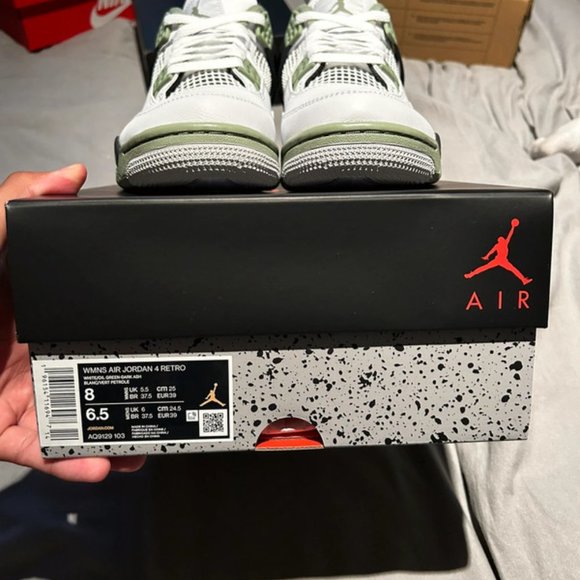 Jordan 4 Seafoam